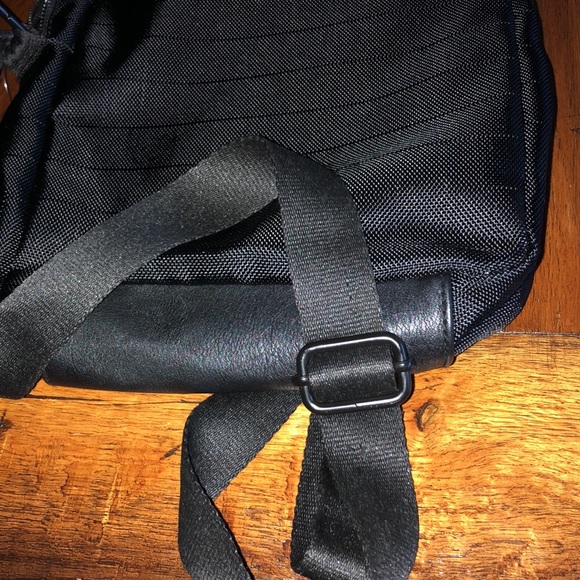 David Bitton Buffalo Man crossbody travel bag - Picture 14 of 16